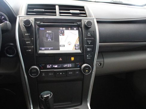 Used 2015 Toyota Camry XLE w/ Moonroof Package FWD image 42