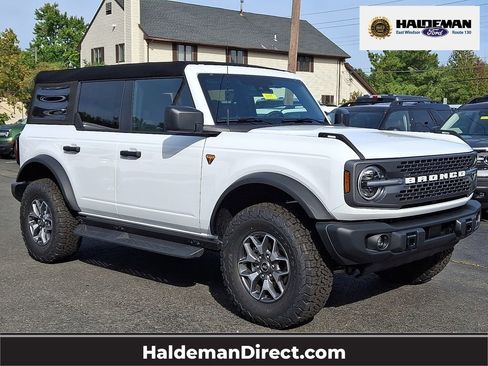 New 2025 Ford Bronco Badlands AWD/4WD image 1