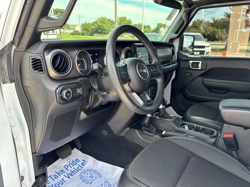 Used 2023 Jeep Wrangler Unlimited Sport AWD/4WD image 23