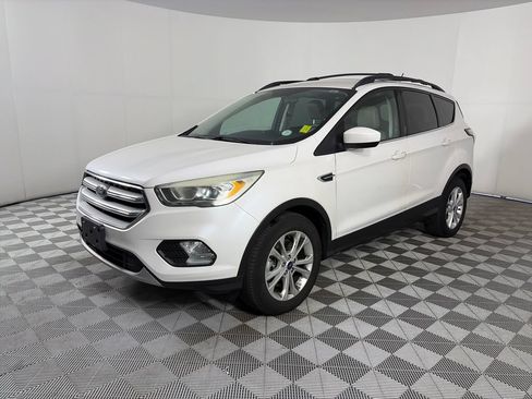 Used 2018 Ford Escape SEL AWD/4WD image 3