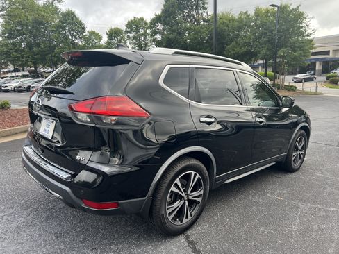 Used 2020 Nissan Rogue SV w/ Premium Package FWD image 5