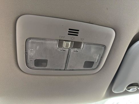 Used 2015 Toyota Corolla S FWD image 39