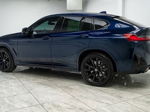 Used 2024 BMW X4 xDrive30i w/ Premium Package image 3