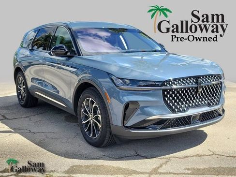 Certified 2025 Lincoln Nautilus Premier AWD/4WD image 1