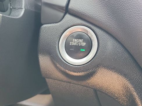 Used 2019 Chevrolet Equinox LT FWD image 16