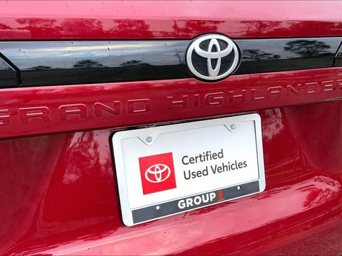 Used 2024 Toyota Grand Highlander Limited image 9