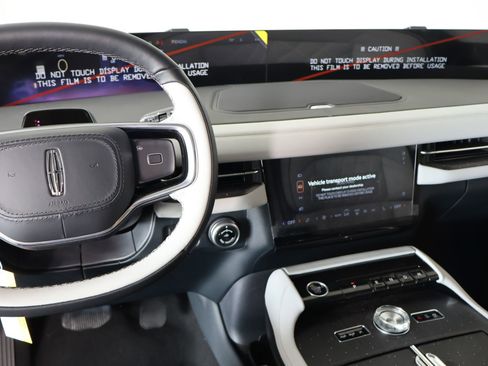 New 2026 Lincoln Navigator L Black Label w/ Black Label Special Edition AWD/4WD image 5
