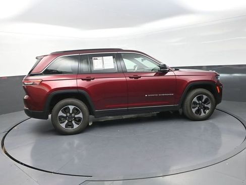 Used 2024 Jeep Grand Cherokee Limited 4xe w/ Trailer Tow Package AWD/4WD image 11