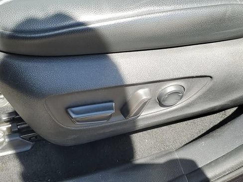 Used 2022 Toyota Highlander XLE AWD/4WD image 7