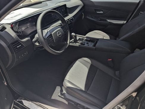 New 2026 Nissan Sentra SR w/ SR Premium Package FWD image 9