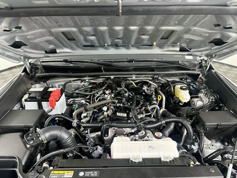 Used 2025 Toyota 4Runner SR5 AWD/4WD image 34