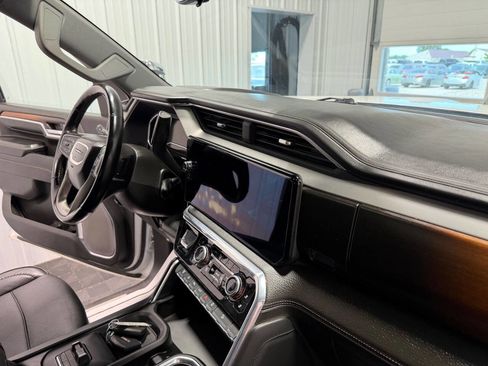 Used 2024 GMC Sierra 2500 Denali w/ Denali Reserve Package AWD/4WD image 18