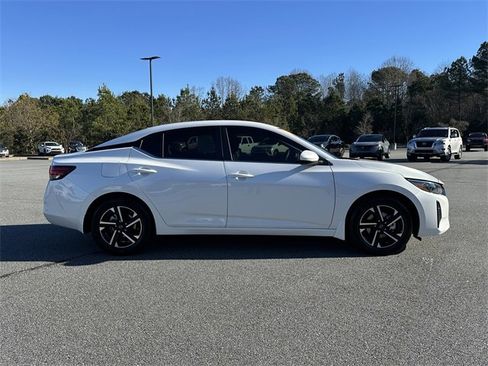 Certified 2025 Nissan Sentra SV image 9