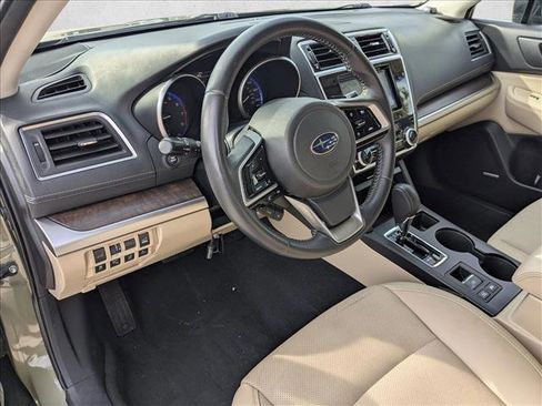 Used 2018 Subaru Outback 2.5i Limited image 9