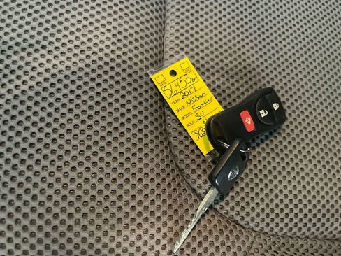 Used 2017 Nissan Frontier SV image 24