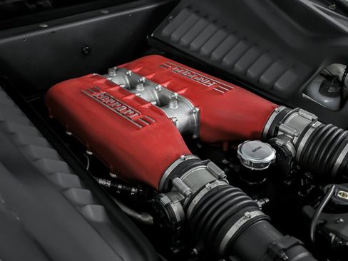 Used 2010 Ferrari 458 Italia image 16