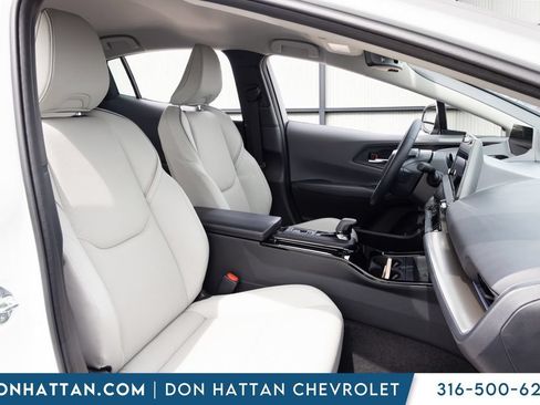 Used 2024 Toyota Prius XLE FWD image 19