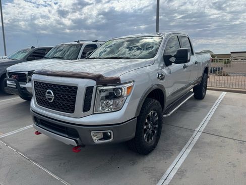 Used 2017 Nissan Titan PRO-4X AWD/4WD image 2