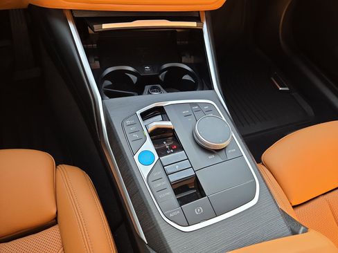 Used 2025 BMW i4 eDrive40 w/ Premium Package image 22