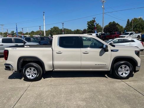 New 2026 GMC Sierra 1500 SLE AWD/4WD image 8