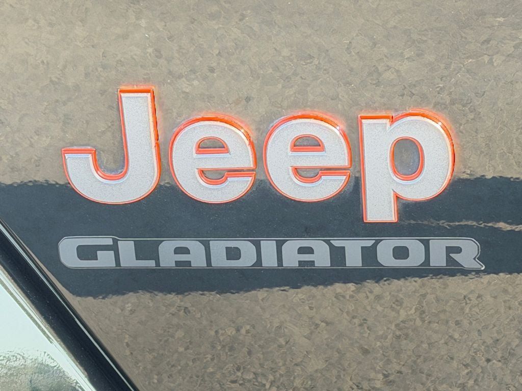 Used 2022 Jeep Gladiator Mojave w/ Cold Weather Group AWD/4WD image 34