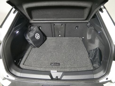 Used 2024 Volkswagen ID.4 Pro S image 18