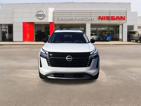 New 2026 Nissan Pathfinder Platinum w/ Cargo Package image 8