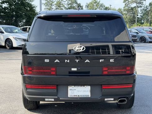 Used 2025 Hyundai Santa Fe SE FWD image 4