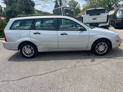 Used 2006 Ford Focus SE FWD image 4