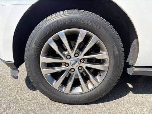 Used 2018 Ford Expedition Limited w/ Equipment Group 301A RWD image 26