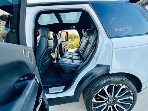 Used 2017 Land Rover Range Rover HSE image 15