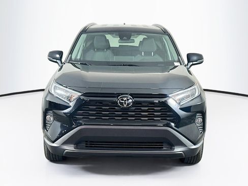 Used 2020 Toyota RAV4 XLE FWD image 2