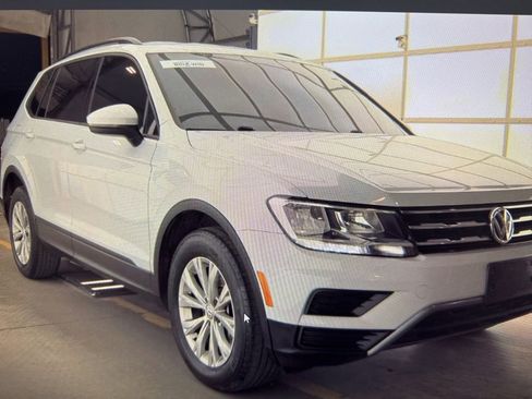 Used 2018 Volkswagen Tiguan S image 4