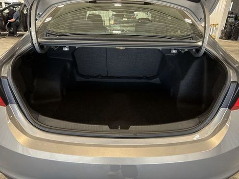 Used 2017 Chevrolet Malibu LT FWD image 27