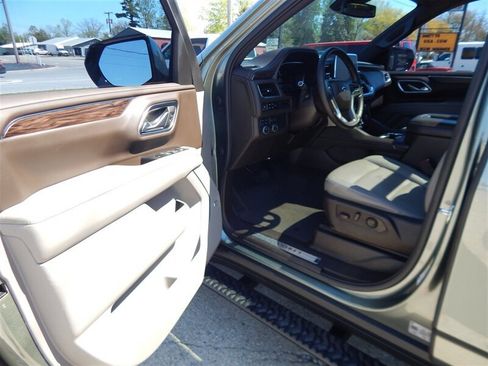 Used 2023 Chevrolet Tahoe Z71 AWD/4WD image 25