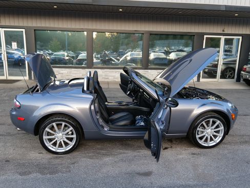 Used 2008 MAZDA MX-5 Miata Grand Touring w/ Premium Pkg image 54