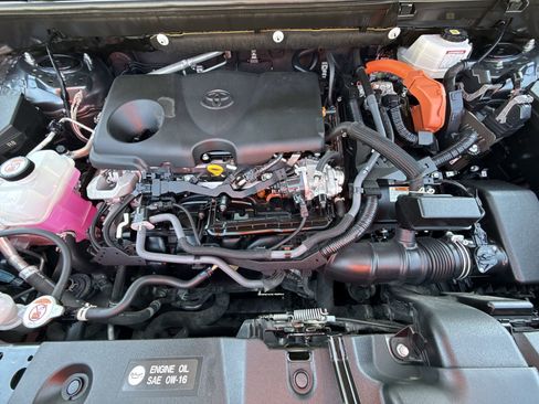 Certified 2023 Toyota RAV4 LE AWD/4WD image 17