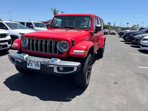 Used 2024 Jeep Wrangler Unlimited Sahara AWD/4WD image 2