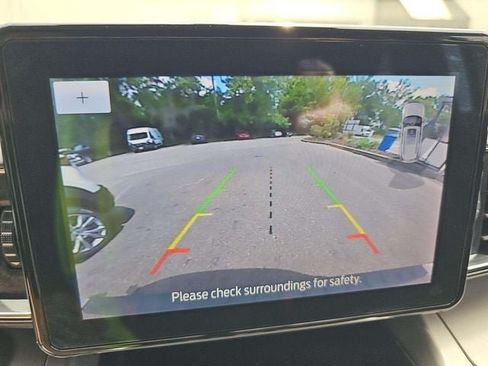 Used 2022 Ford Explorer XLT w/ Equipment Group 202A AWD/4WD image 21