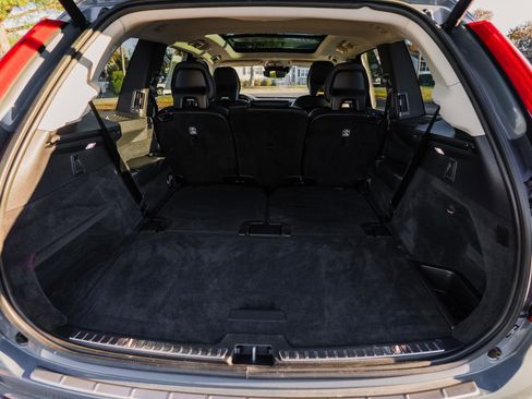 Used 2022 Volvo XC90 T6 Momentum w/ Climate Package image 40