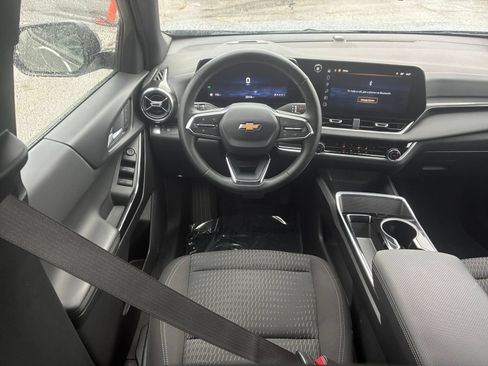 Used 2025 Chevrolet Equinox LT FWD image 29