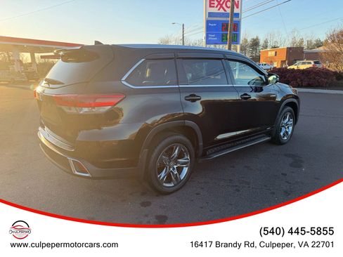 Used 2017 Toyota Highlander Limited Platinum image 5