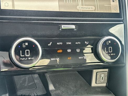 New 2026 Land Rover Discovery Limited Edition image 26