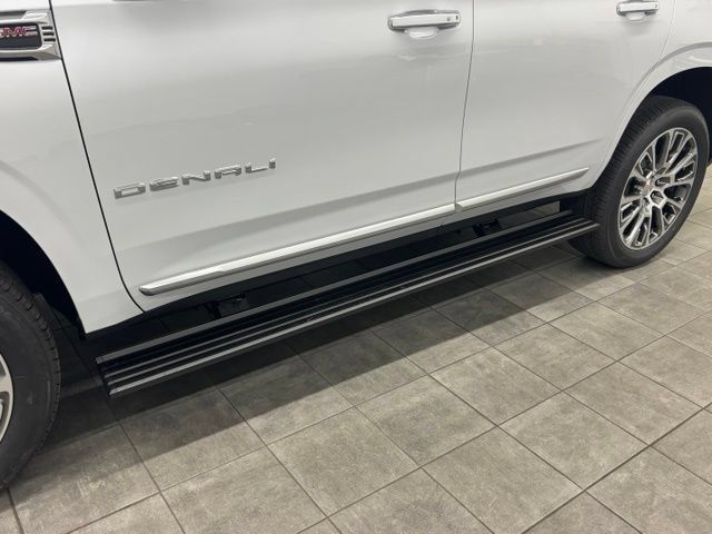 New 2026 GMC Yukon Denali w/ Denali Reserve Package AWD/4WD image 7