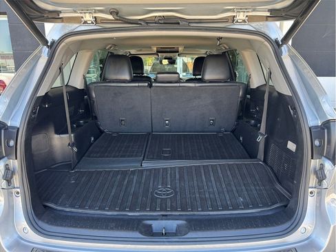 Used 2017 Toyota Highlander XLE FWD image 29