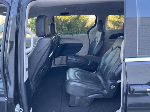 Used 2017 Chrysler Pacifica Touring-L Plus w/ Advanced Safetytec Group image 25