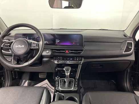 Used 2024 Kia Seltos EX AWD/4WD image 40