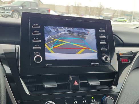 Used 2021 Toyota Camry LE image 26