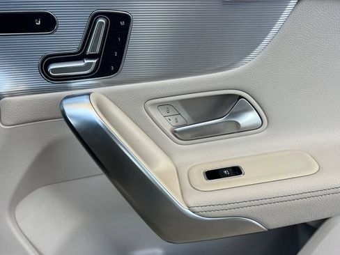 Used 2020 Mercedes-Benz CLA 250 image 20