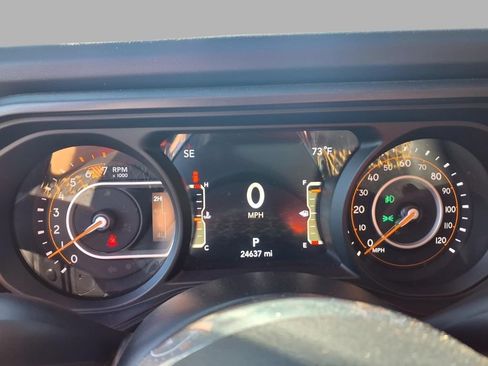 Used 2025 Jeep Wrangler Unlimited Sahara AWD/4WD image 14